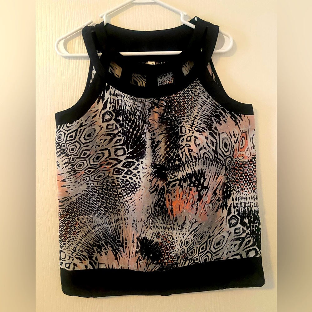 Women sleeveless blouse